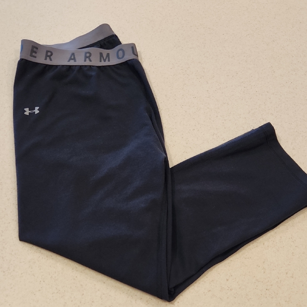 Under Armour Charcoal Capri Workout Pants Women's Size M
